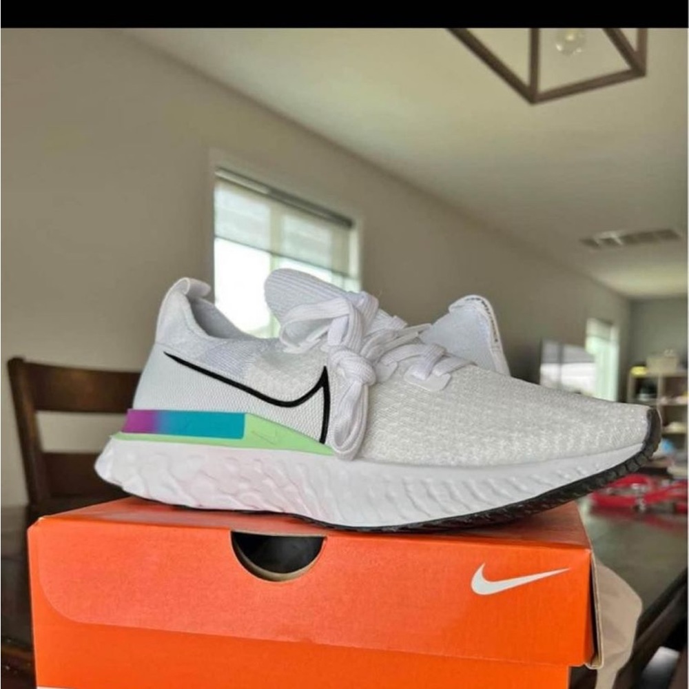 Nike women’s react infinity shoes size 9